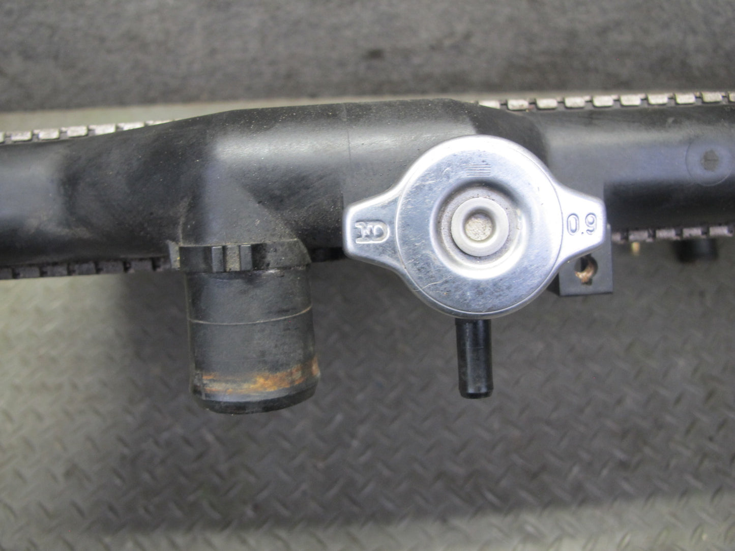 01-05 Lexus JCE10L IS300 Aftermarket Engine Cooling Radiator