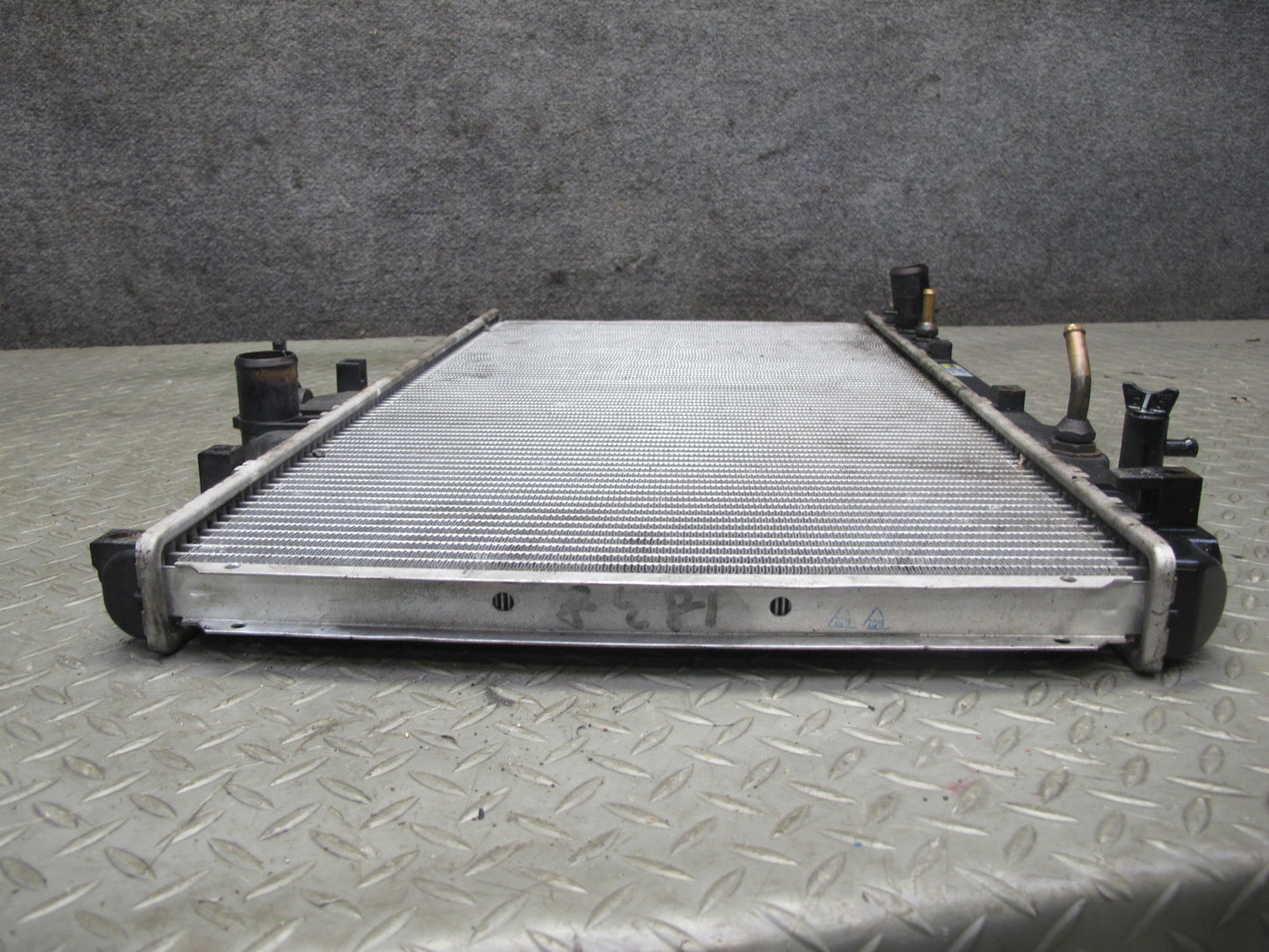 01-05 Lexus JCE10L IS300 Aftermarket Engine Cooling Radiator