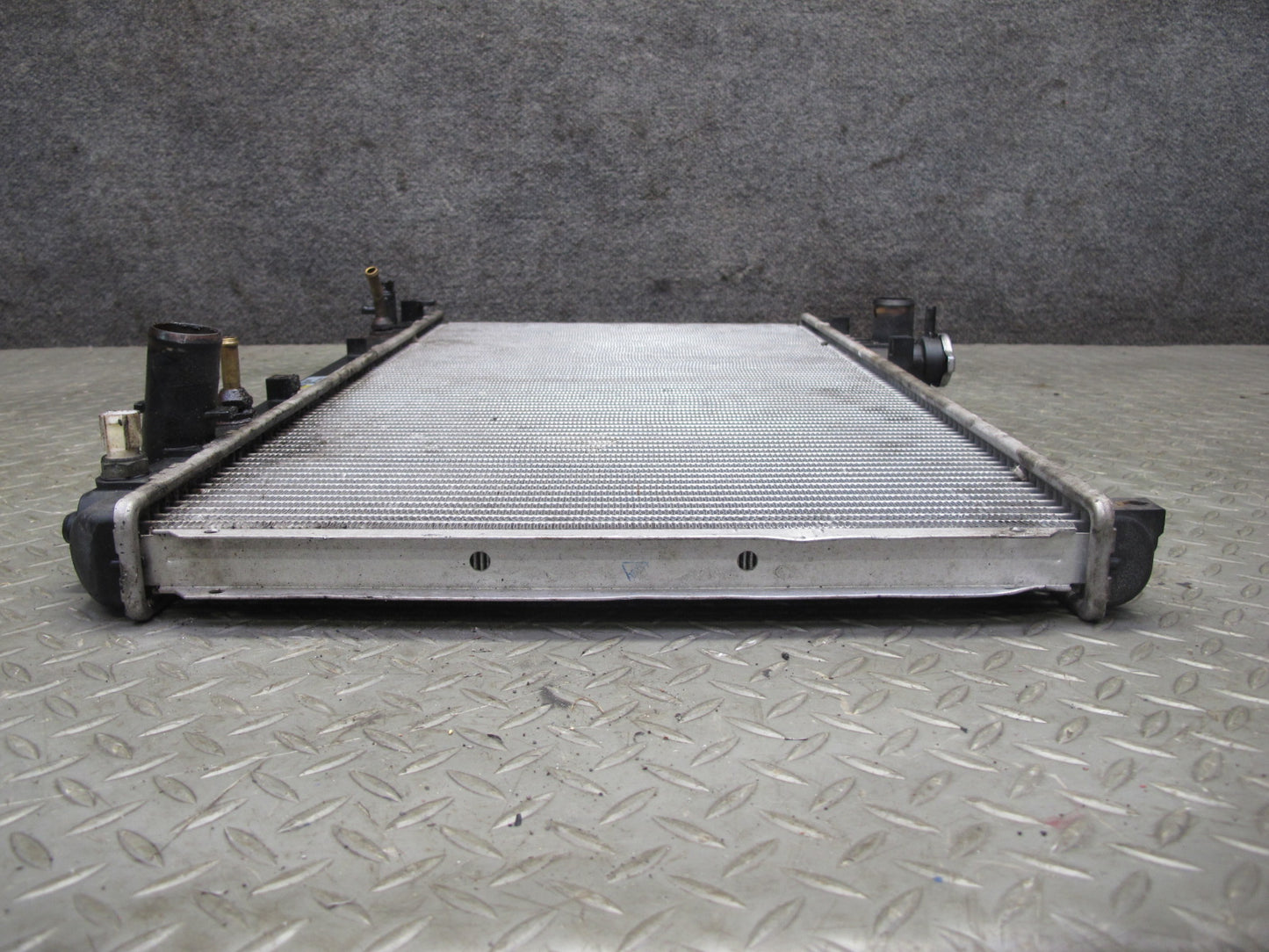 01-05 Lexus JCE10L IS300 Aftermarket Engine Cooling Radiator
