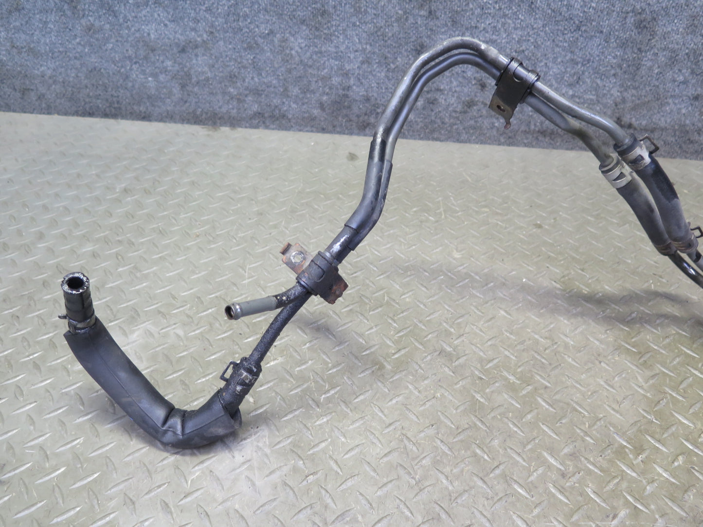 01-05 Lexus JCE10L IS300 Power Steering Oil Cooler Cooling Pipe Line Hose OEM
