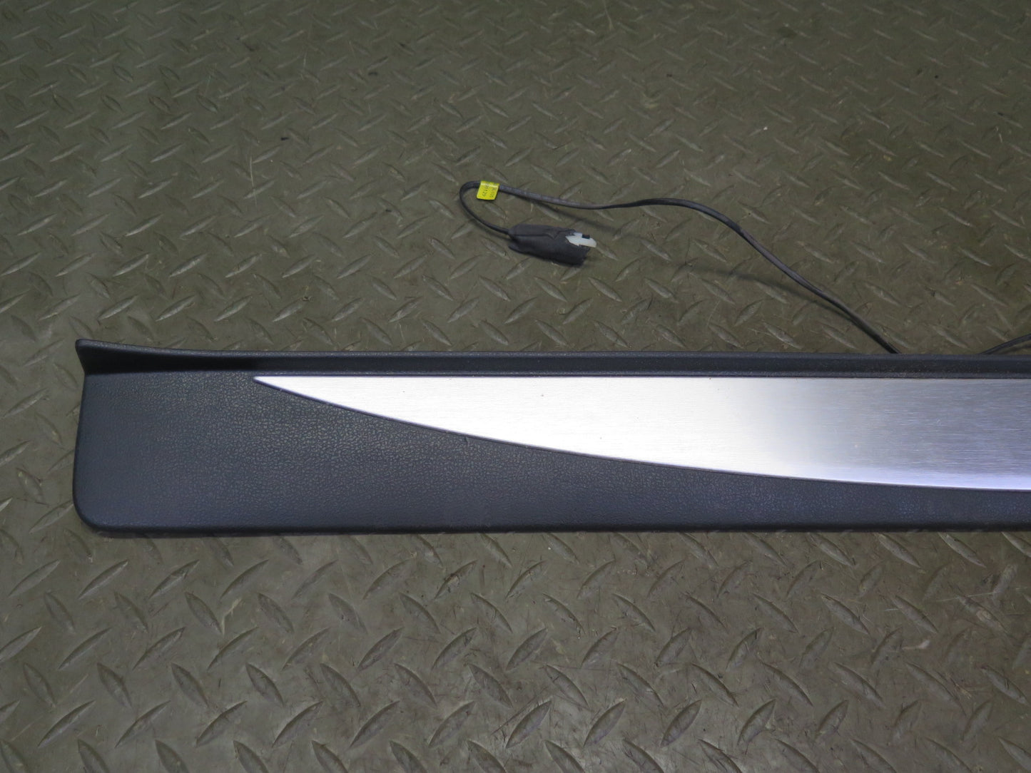 09-20 Nissan Z34 370Z Illuminated Left Right Door Scuff Sill Plate Trim Set OEM
