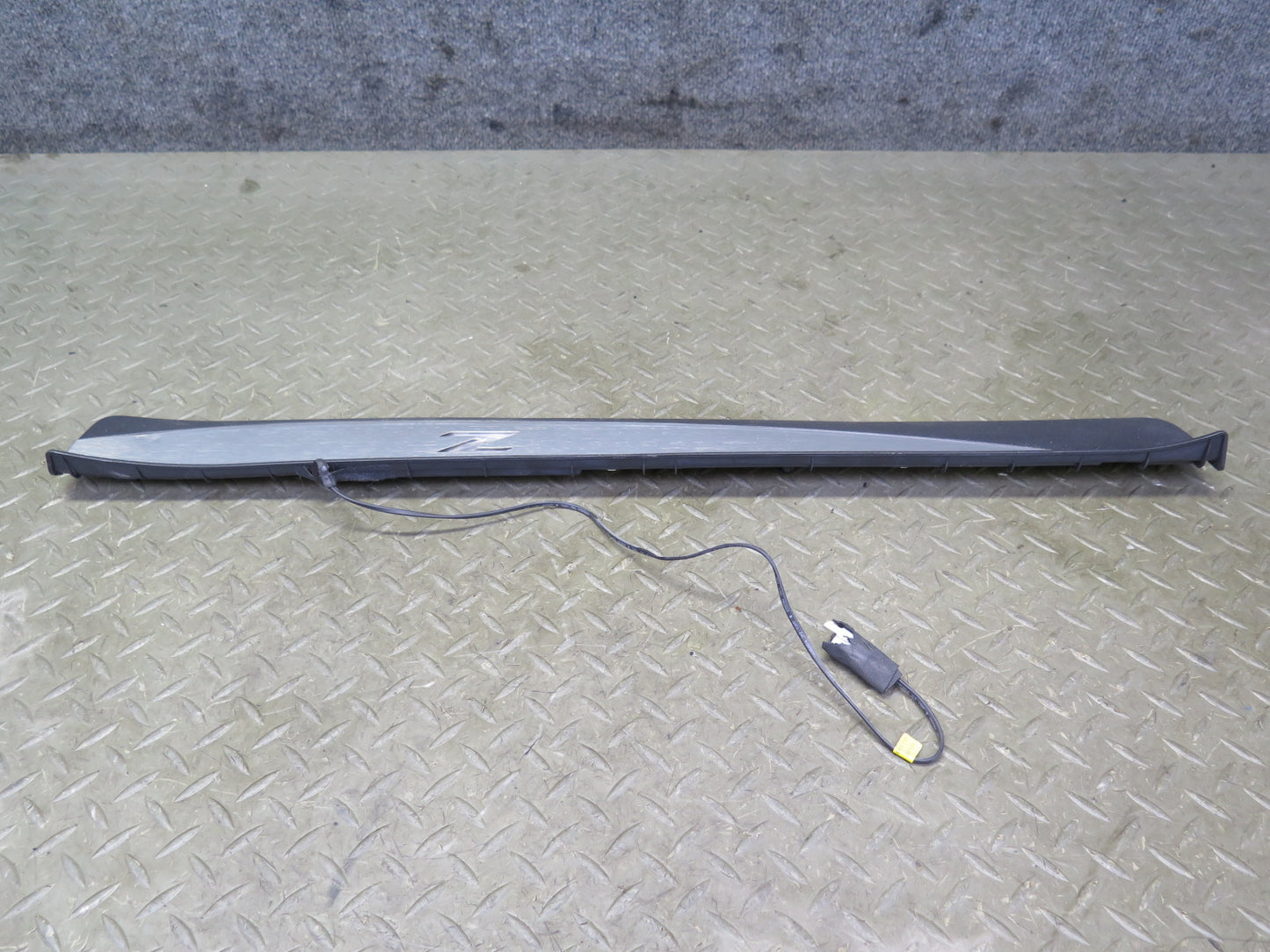 09-20 Nissan Z34 370Z Illuminated Left Right Door Scuff Sill Plate Trim Set OEM