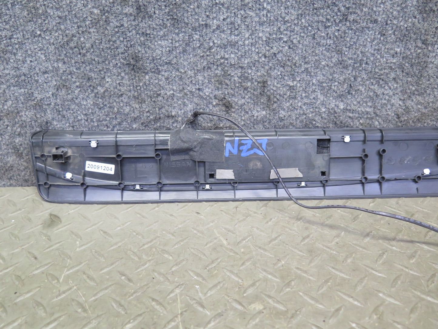 09-20 Nissan Z34 370Z Illuminated Left Right Door Scuff Sill Plate Trim Set OEM