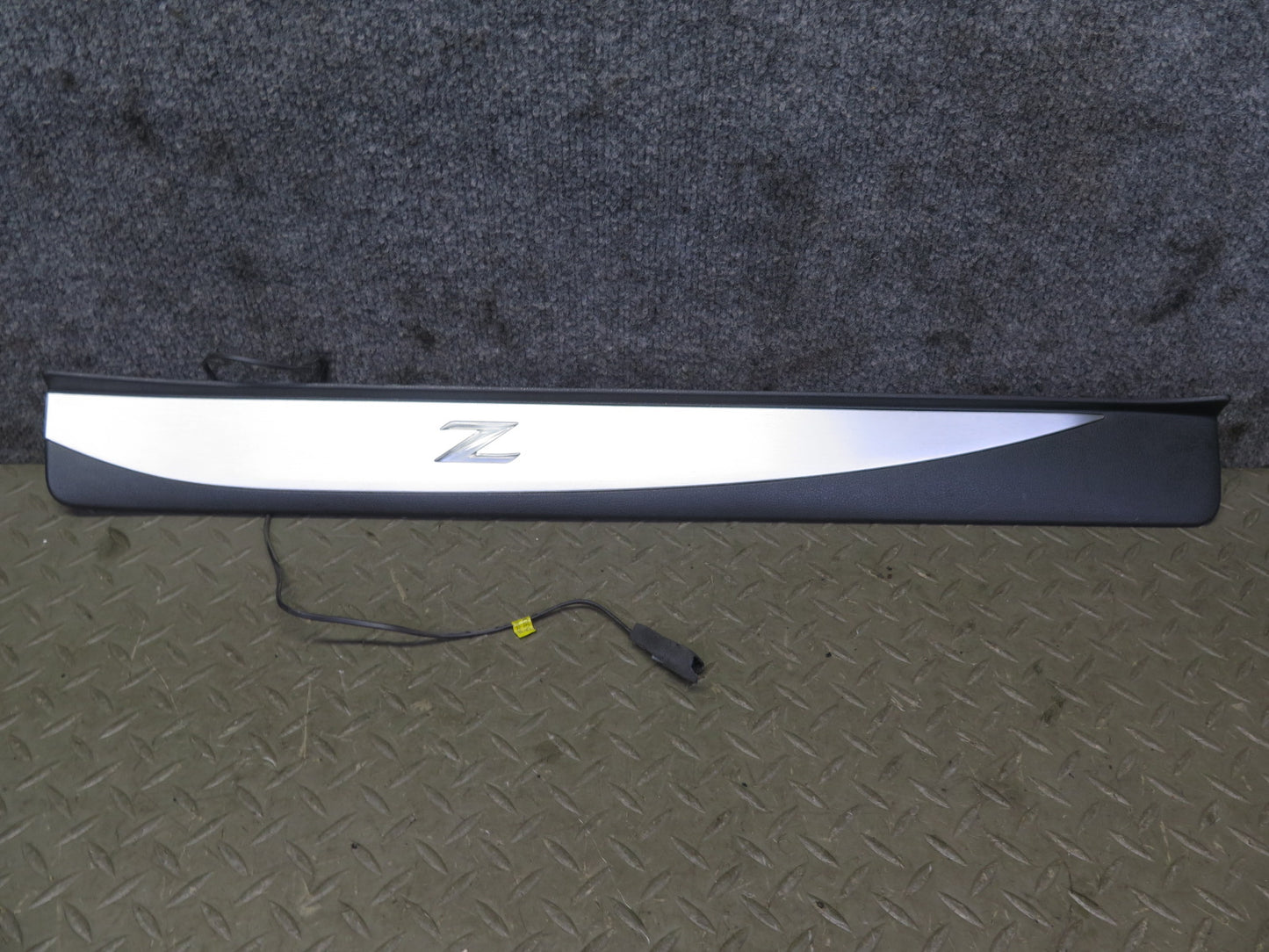 09-20 Nissan Z34 370Z Illuminated Left Right Door Scuff Sill Plate Trim Set OEM
