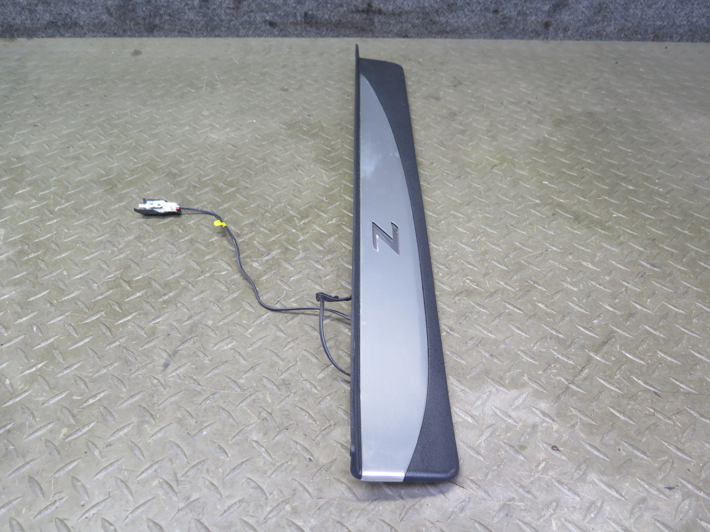 09-20 Nissan Z34 370Z Illuminated Left Right Door Scuff Sill Plate Trim Set OEM