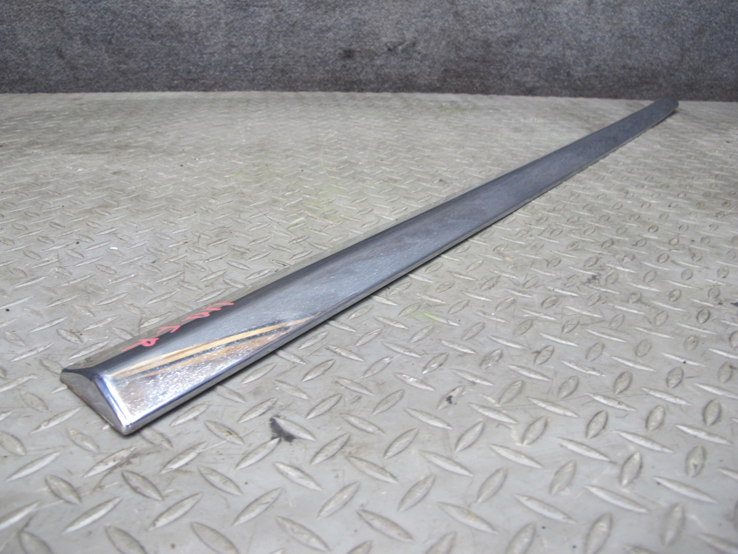 2014-2020 Infiniti QX60 Front Right Door Chrome Lower Trim Molding