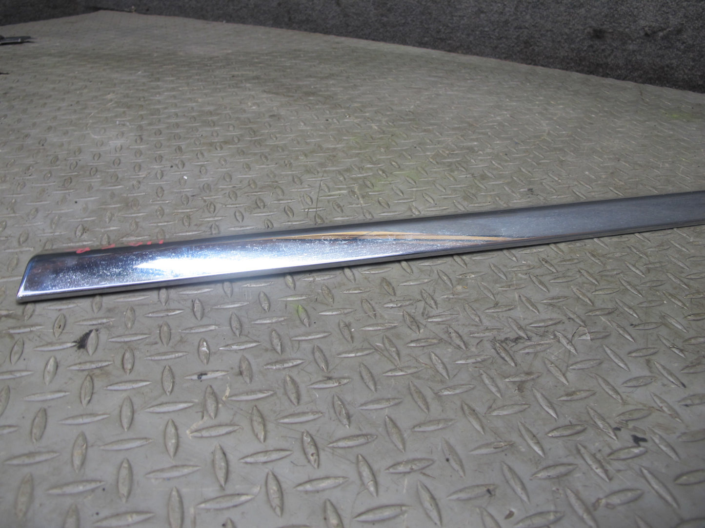 2014-2020 Infiniti QX60 Front Right Door Chrome Lower Trim Molding