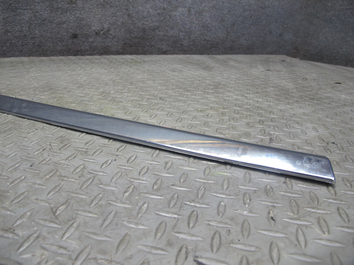 2014-2020 Infiniti QX60 Front Left Door Chrome Lower Trim Molding