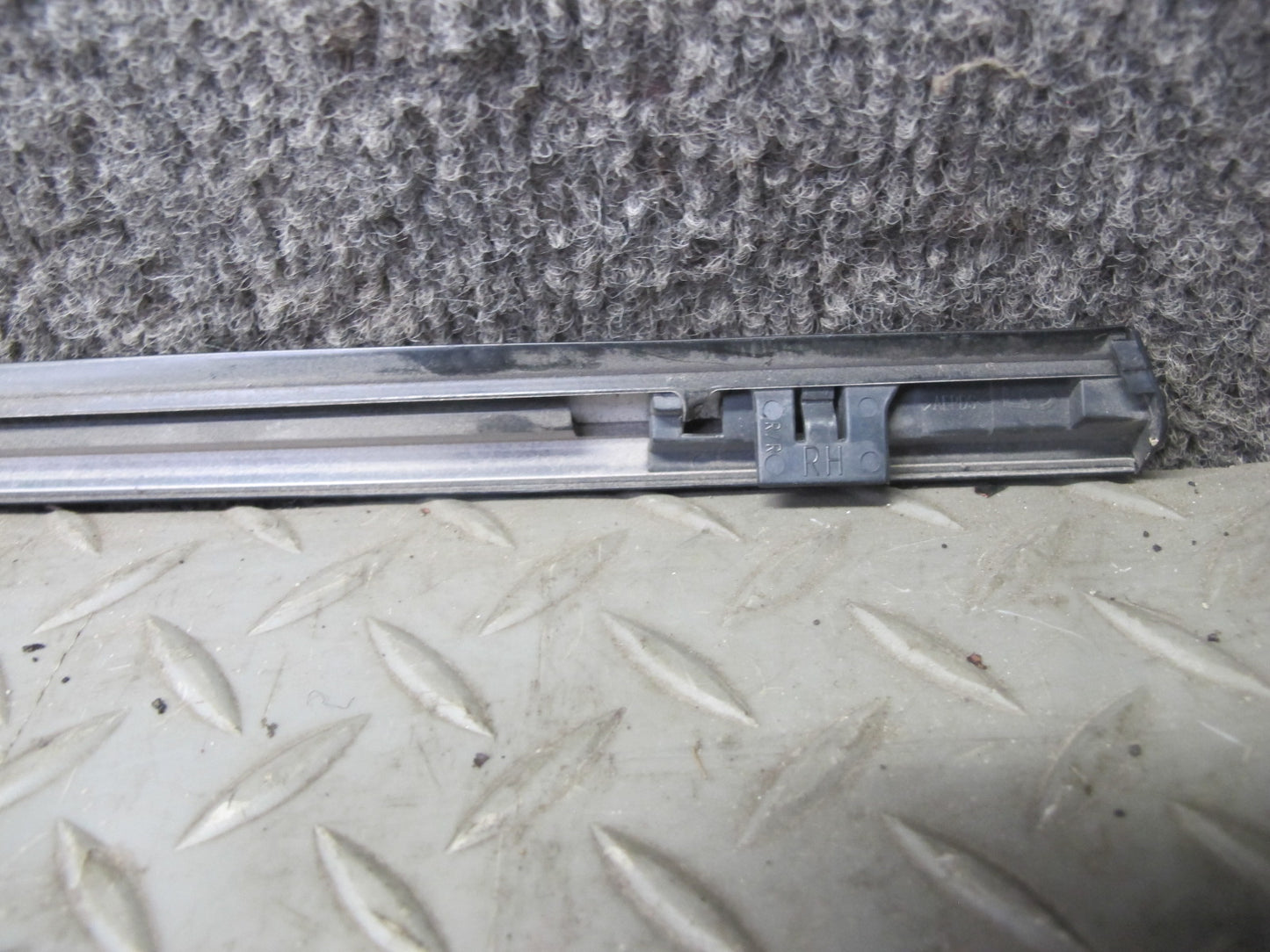 2014-2020 Infiniti QX60 Rear Right Door Window Chrome Trim Molding Set of 2