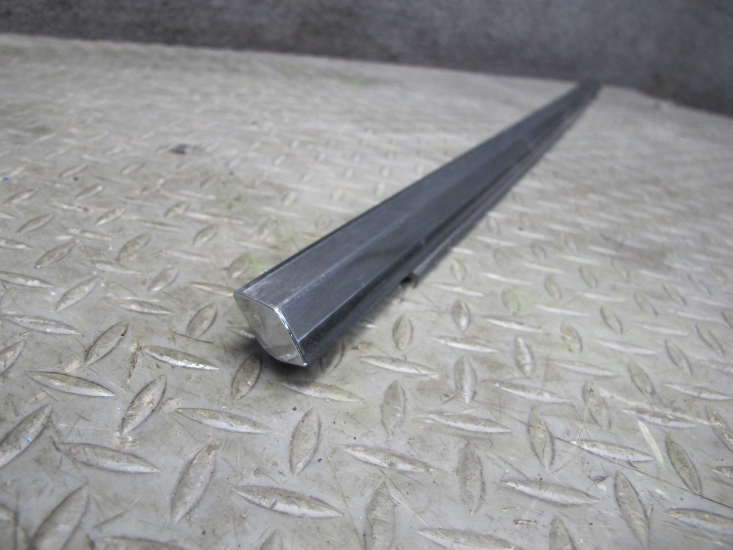 01-06 Lexus UCF30L LS430 Front & Rear Left Door Weatherstrip Molding Set OEM