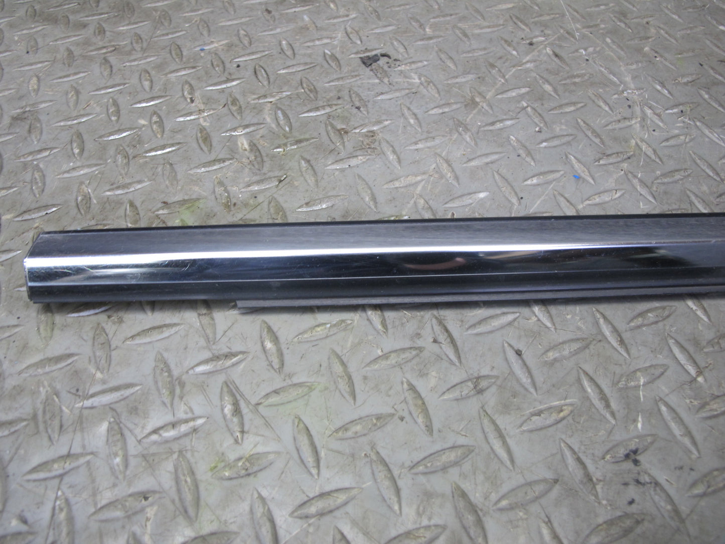 01-06 Lexus UCF30L LS430 Front & Rear Left Door Weatherstrip Molding Set OEM