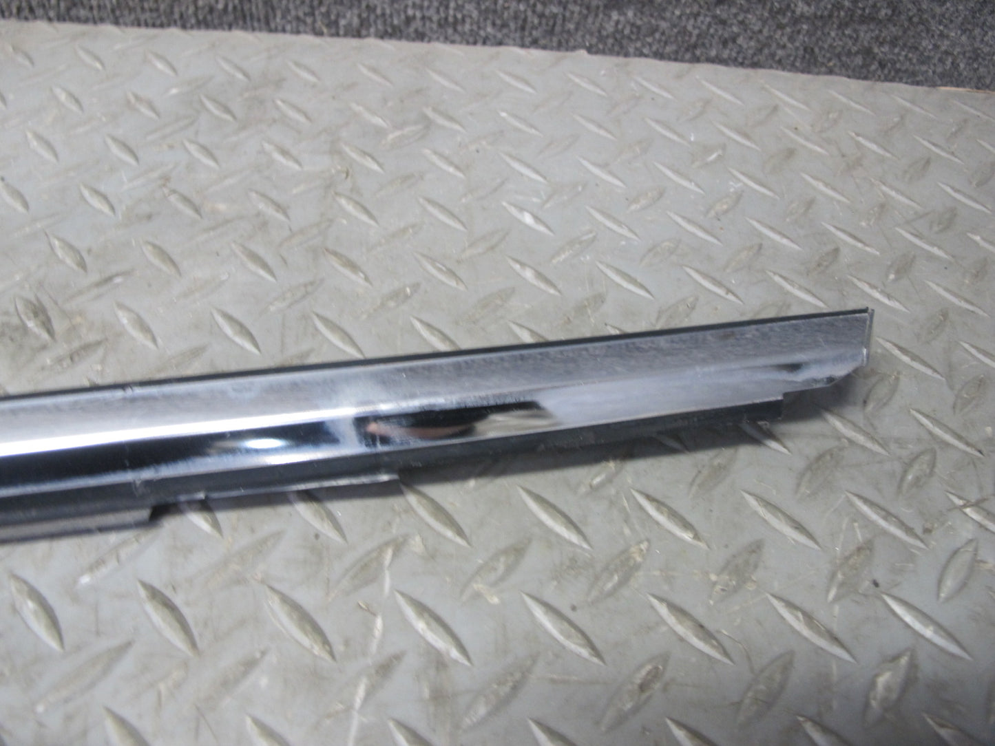 01-06 Lexus UCF30L LS430 Front & Rear Left Door Weatherstrip Molding Set OEM