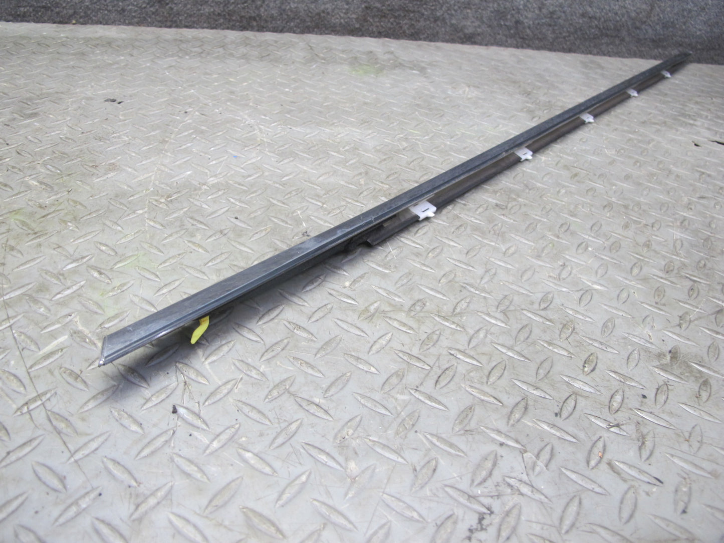 01-06 Lexus UCF30L LS430 Front & Rear Left Door Weatherstrip Molding Set OEM