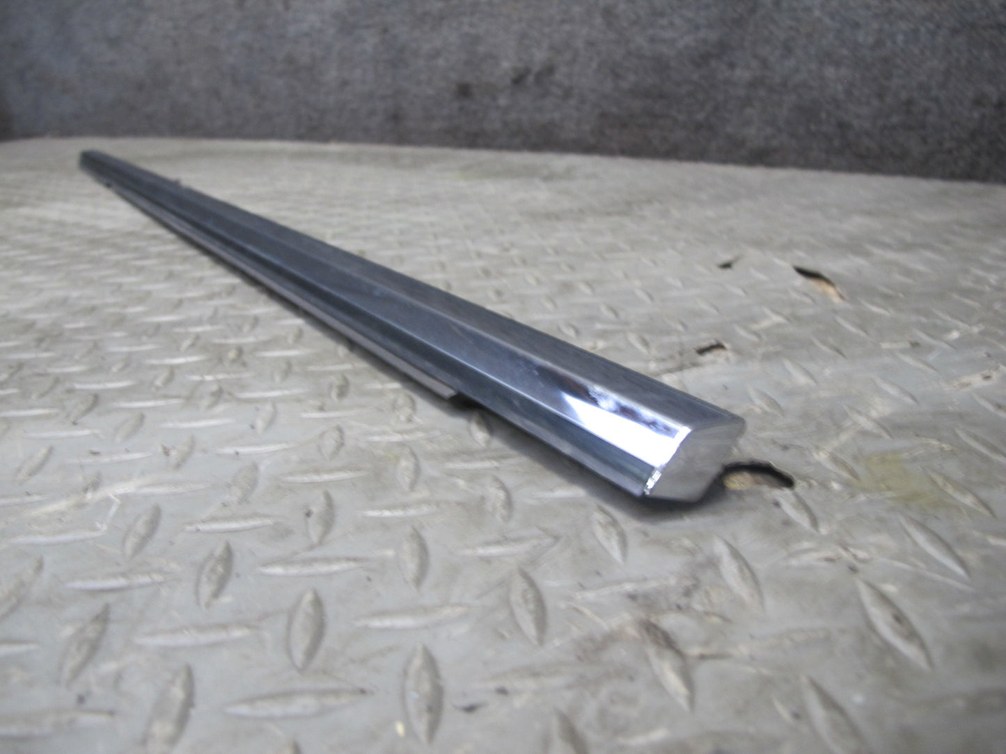 01-06 Lexus UCF30L LS430 Front & Rear Left Door Weatherstrip Molding Set OEM