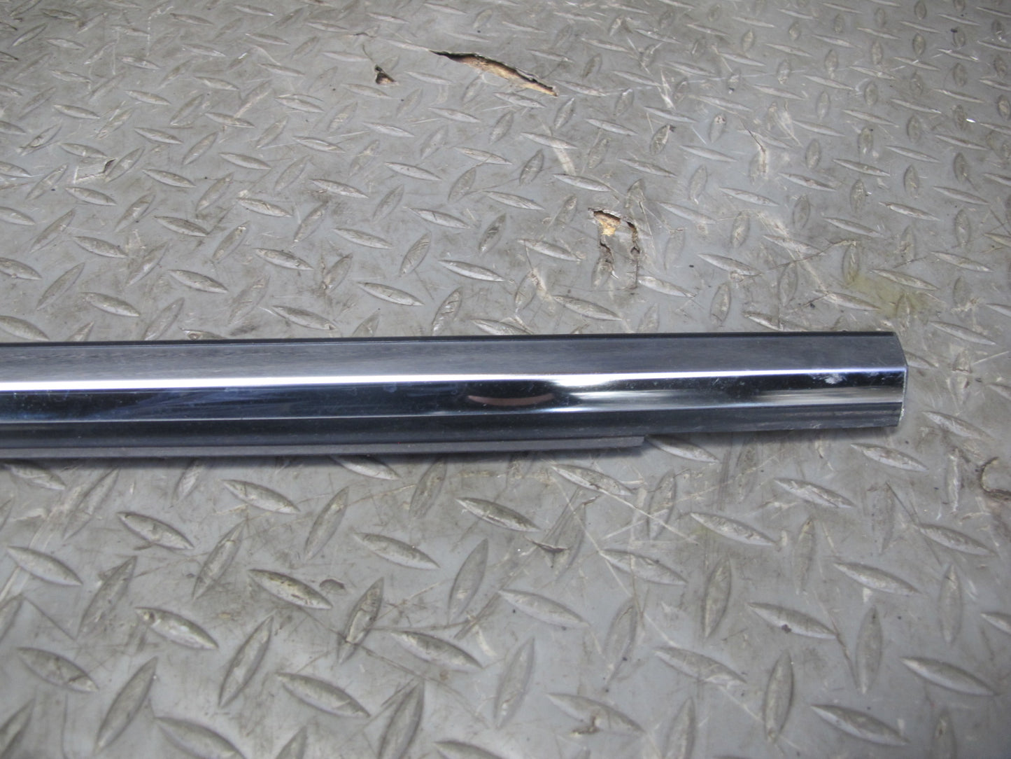 01-06 Lexus UCF30L LS430 Front & Rear Left Door Weatherstrip Molding Set OEM