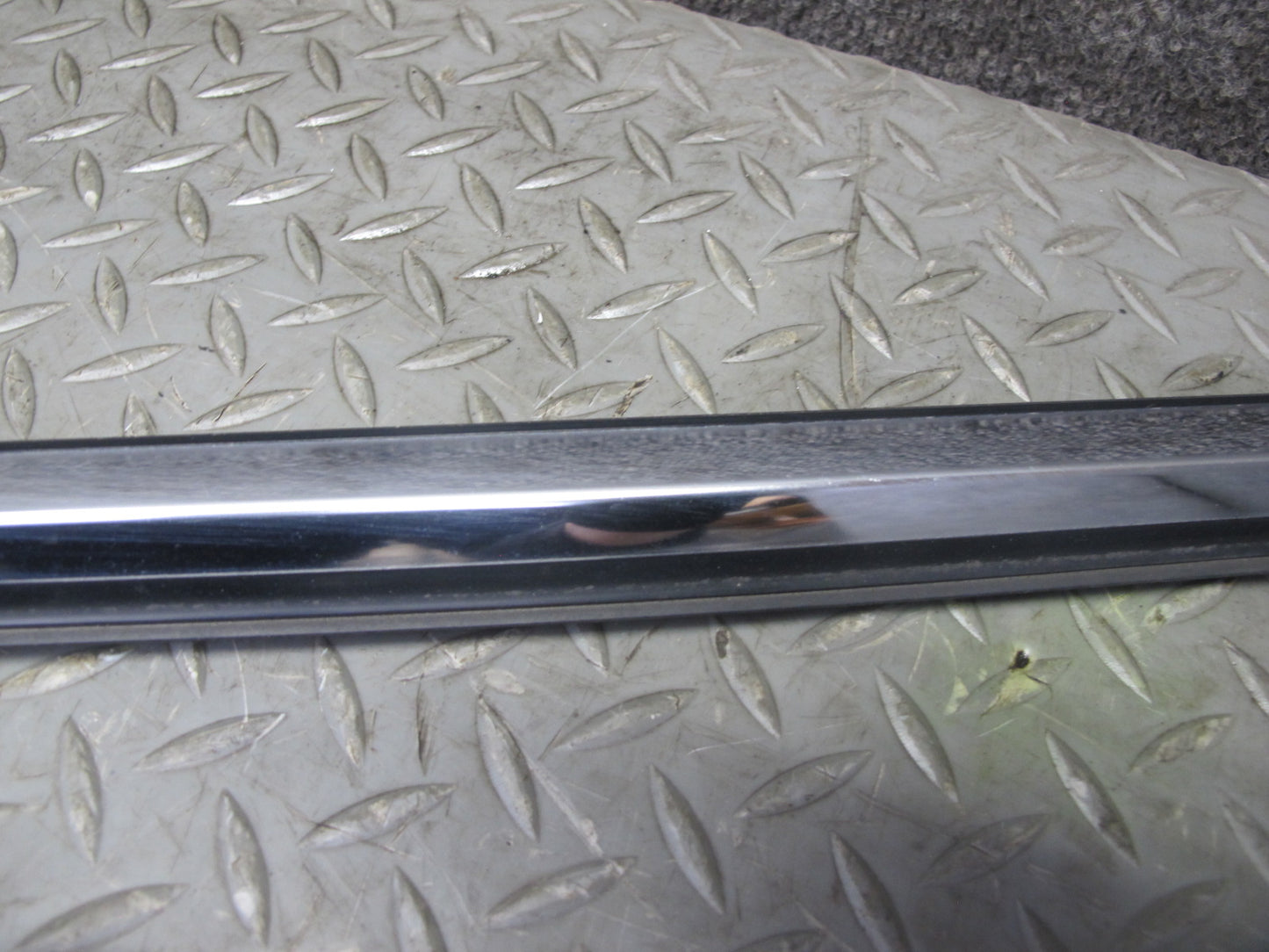 01-06 Lexus UCF30L LS430 Front & Rear Right Door Weatherstrip Molding Set OEM