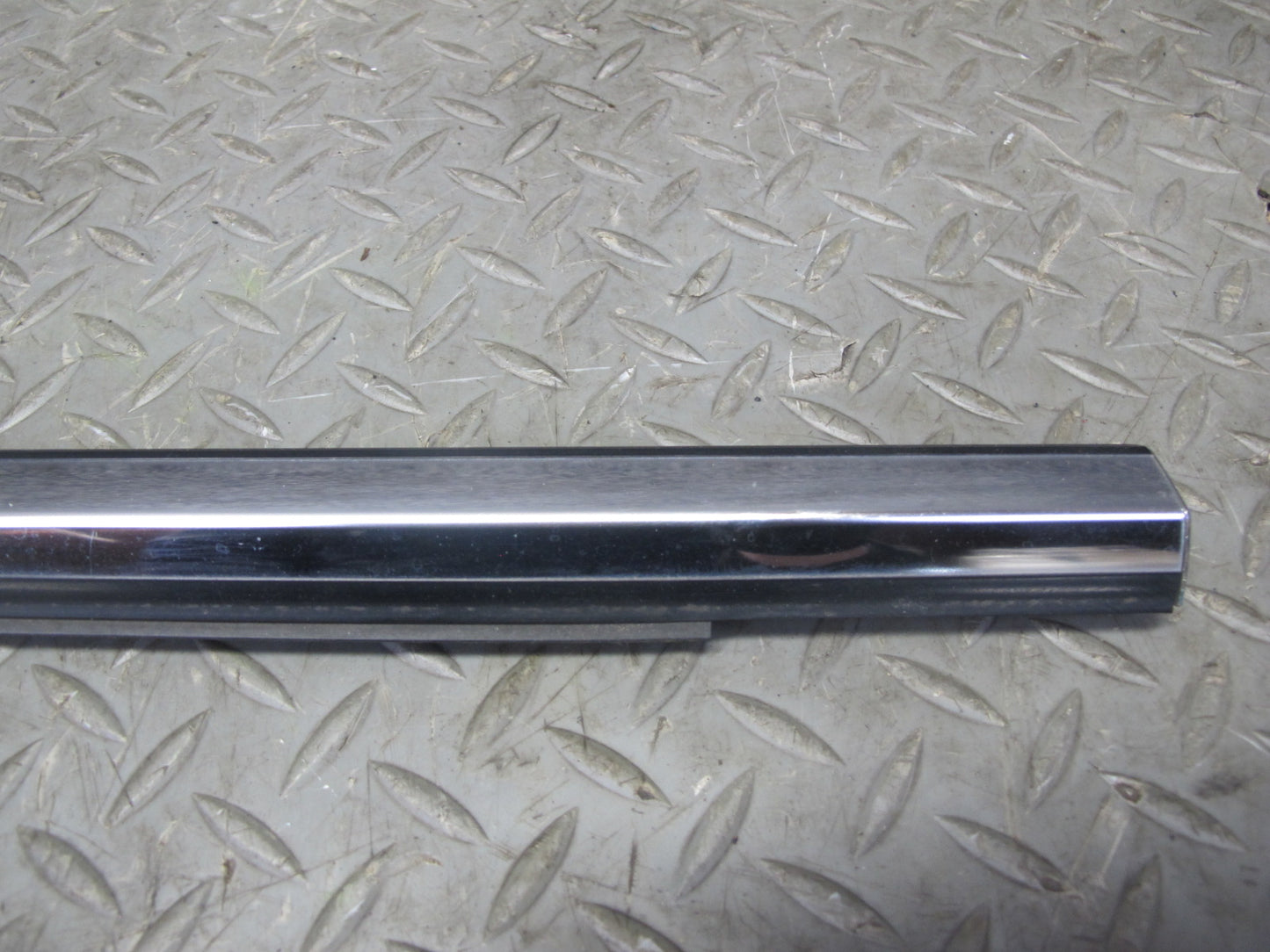 01-06 Lexus UCF30L LS430 Front & Rear Right Door Weatherstrip Molding Set OEM