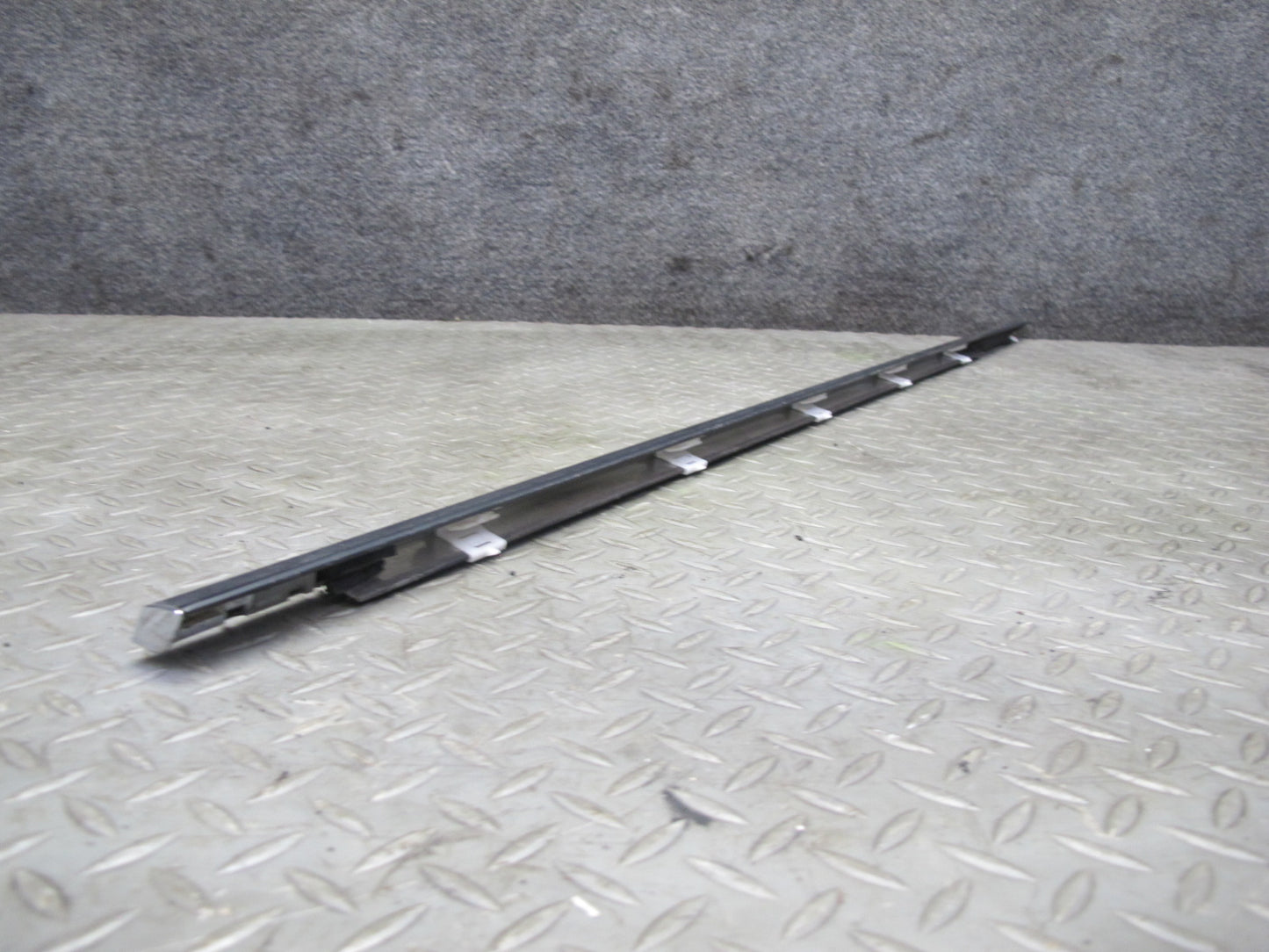 01-06 Lexus UCF30L LS430 Front & Rear Right Door Weatherstrip Molding Set OEM