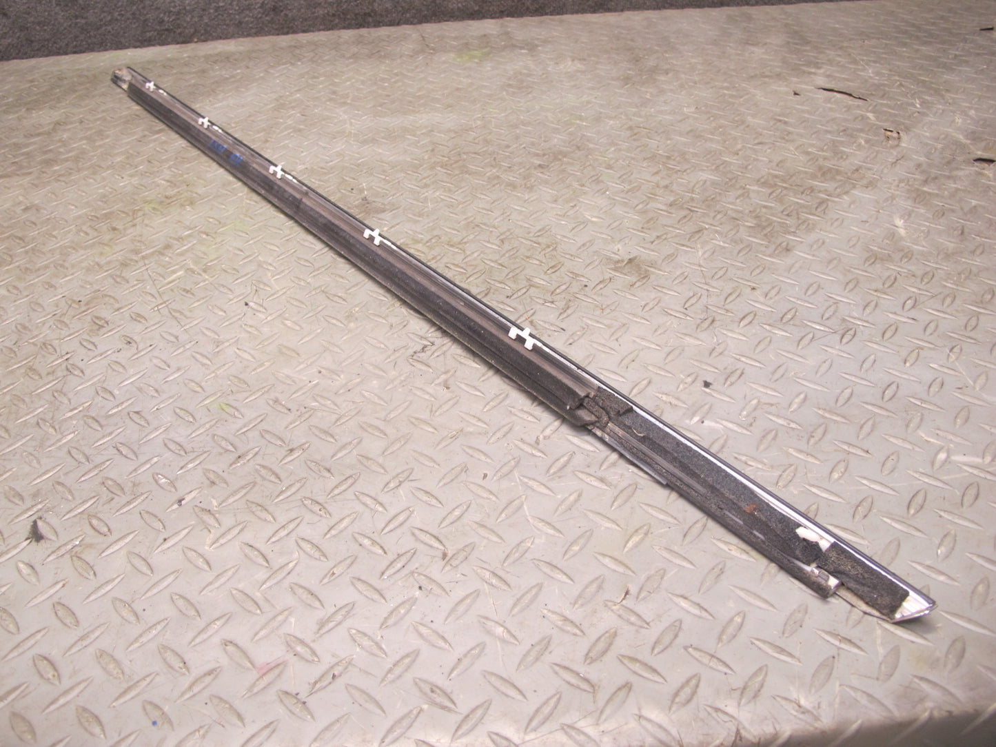 01-06 Lexus UCF30L LS430 Front & Rear Right Door Weatherstrip Molding Set OEM