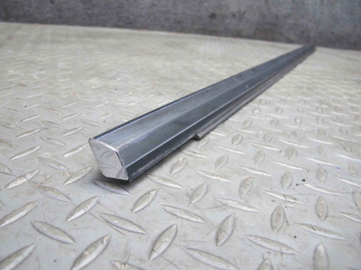 01-06 Lexus UCF30L LS430 Front & Rear Right Door Weatherstrip Molding Set OEM