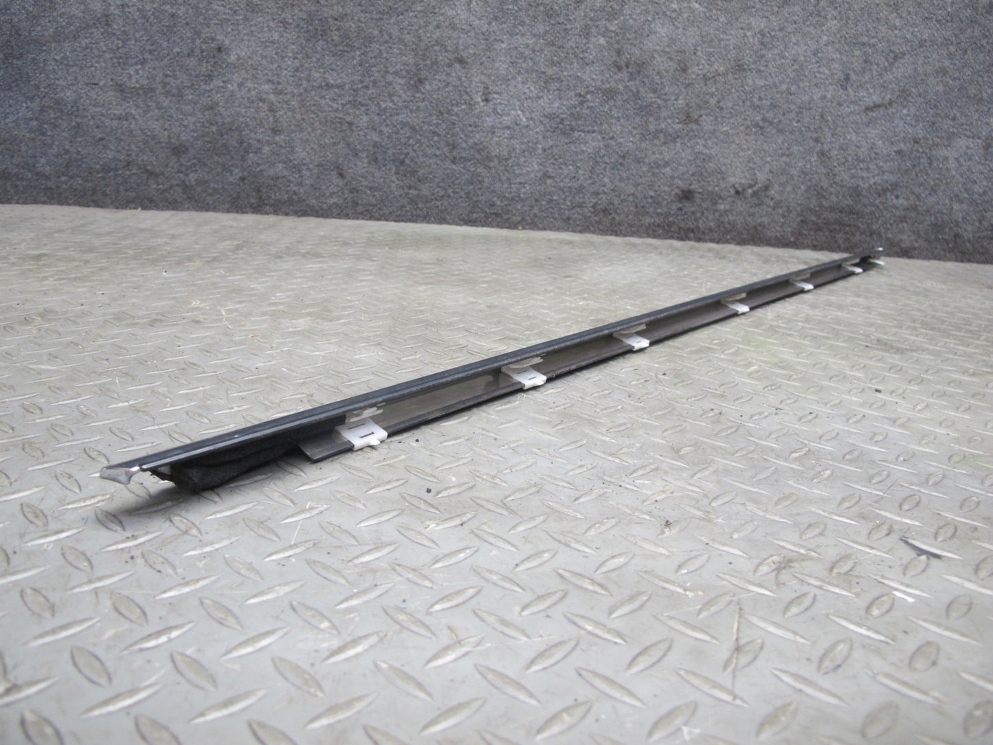01-06 Lexus UCF30L LS430 Front & Rear Right Door Weatherstrip Molding Set OEM