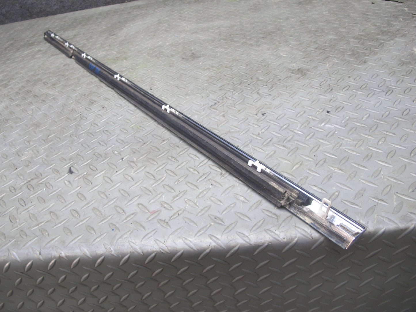 01-06 Lexus UCF30L LS430 Front & Rear Right Door Weatherstrip Molding Set OEM