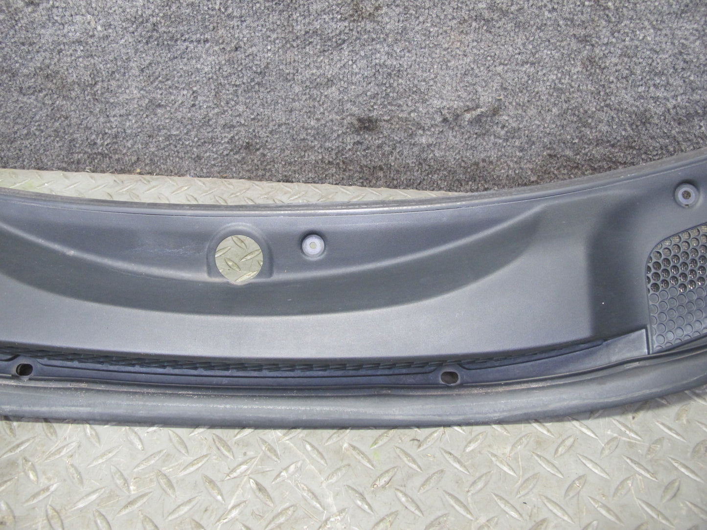 00-05 Toyota MR2 Spyder ZZW30L Front Vent Cowl Trim Cover Panel 55781-17060 OEM