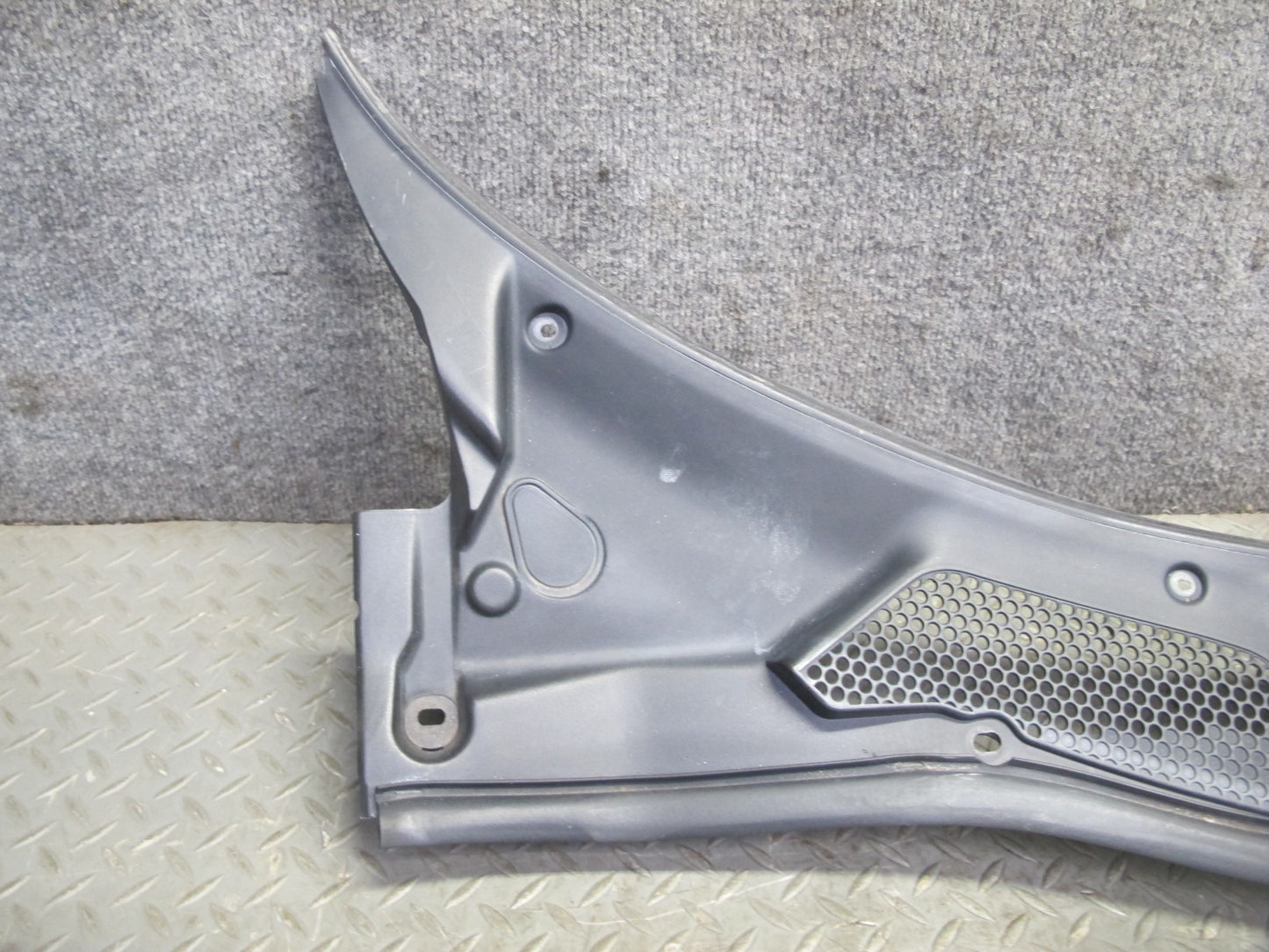 00-05 Toyota MR2 Spyder ZZW30L Front Vent Cowl Trim Cover Panel 55781-17060 OEM