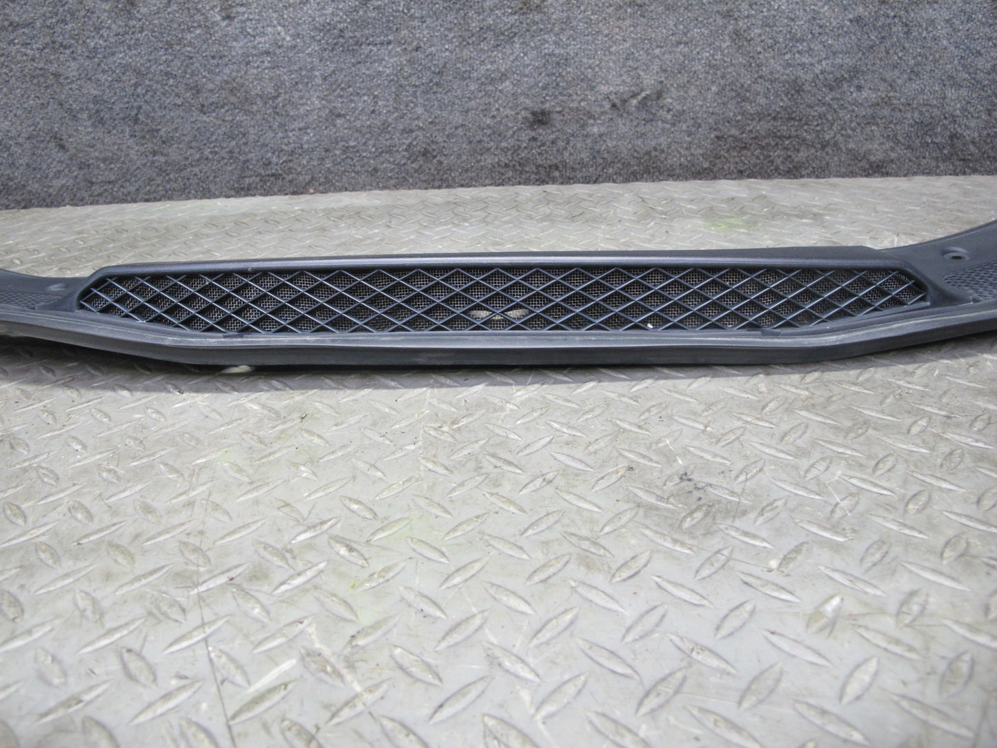 00-05 Toyota MR2 Spyder ZZW30L Front Vent Cowl Trim Cover Panel 55781-17060 OEM