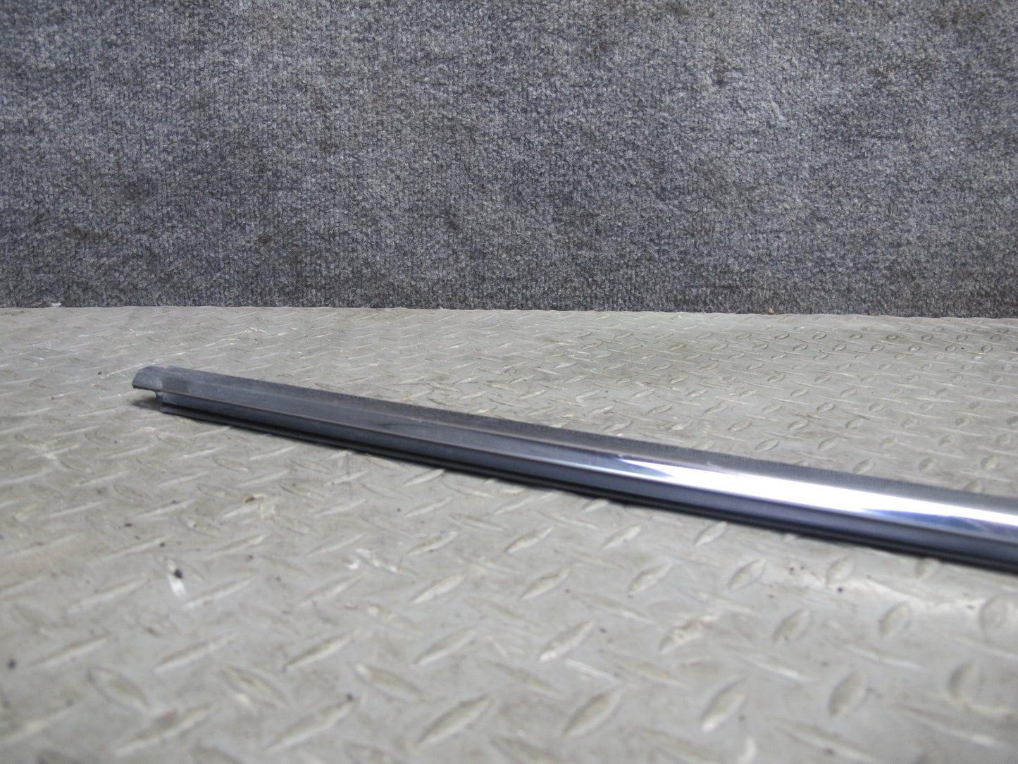 2014-2020 Infiniti QX60 Front Right Door Window Chrome Trim Molding