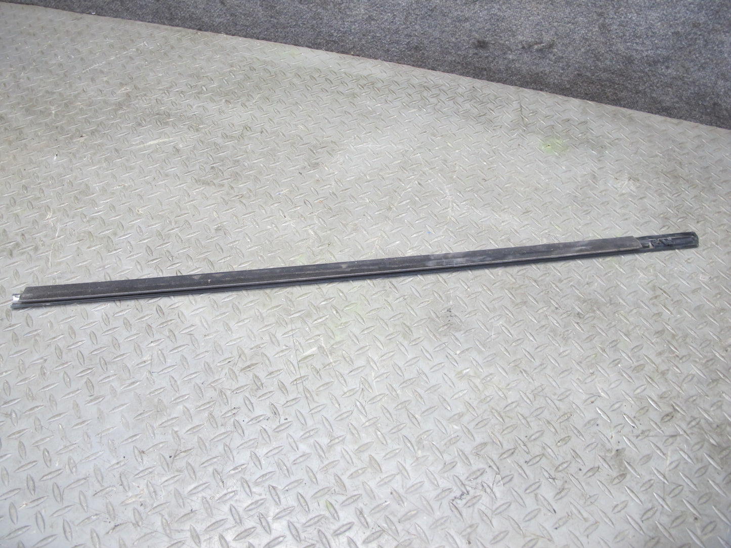 2014-2020 Infiniti QX60 Front Right Door Window Chrome Trim Molding