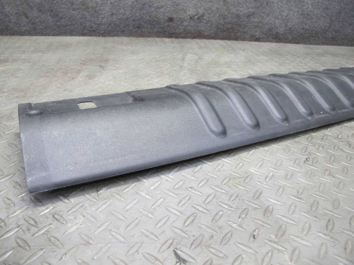 2005-2009 Hummer H2 Rear Trunk Loading Sill Scuff Trim Plate Panel