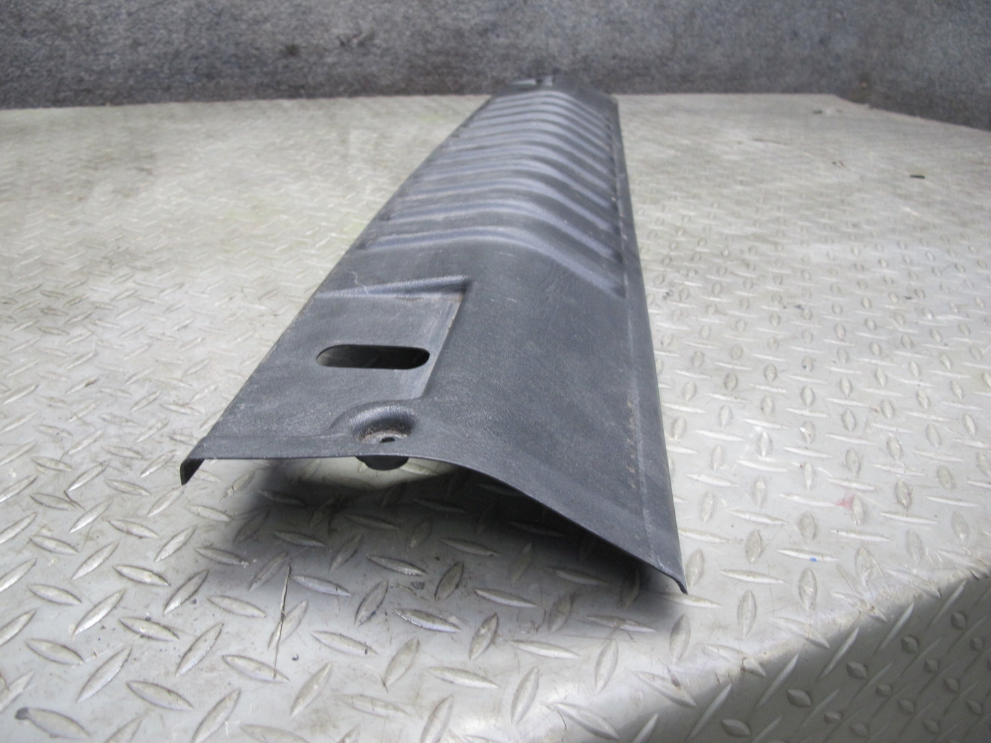 2005-2009 Hummer H2 Rear Trunk Loading Sill Scuff Trim Plate Panel