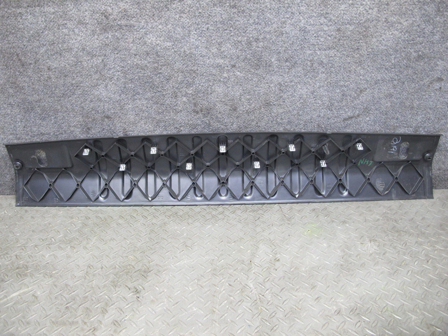 2005-2009 Hummer H2 Rear Trunk Loading Sill Scuff Trim Plate Panel