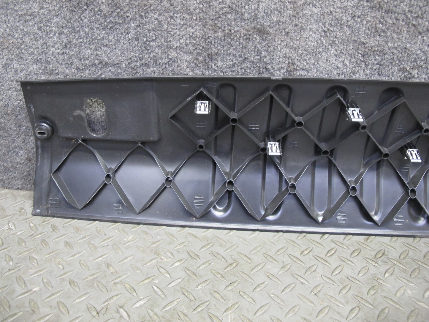 2005-2009 Hummer H2 Rear Trunk Loading Sill Scuff Trim Plate Panel