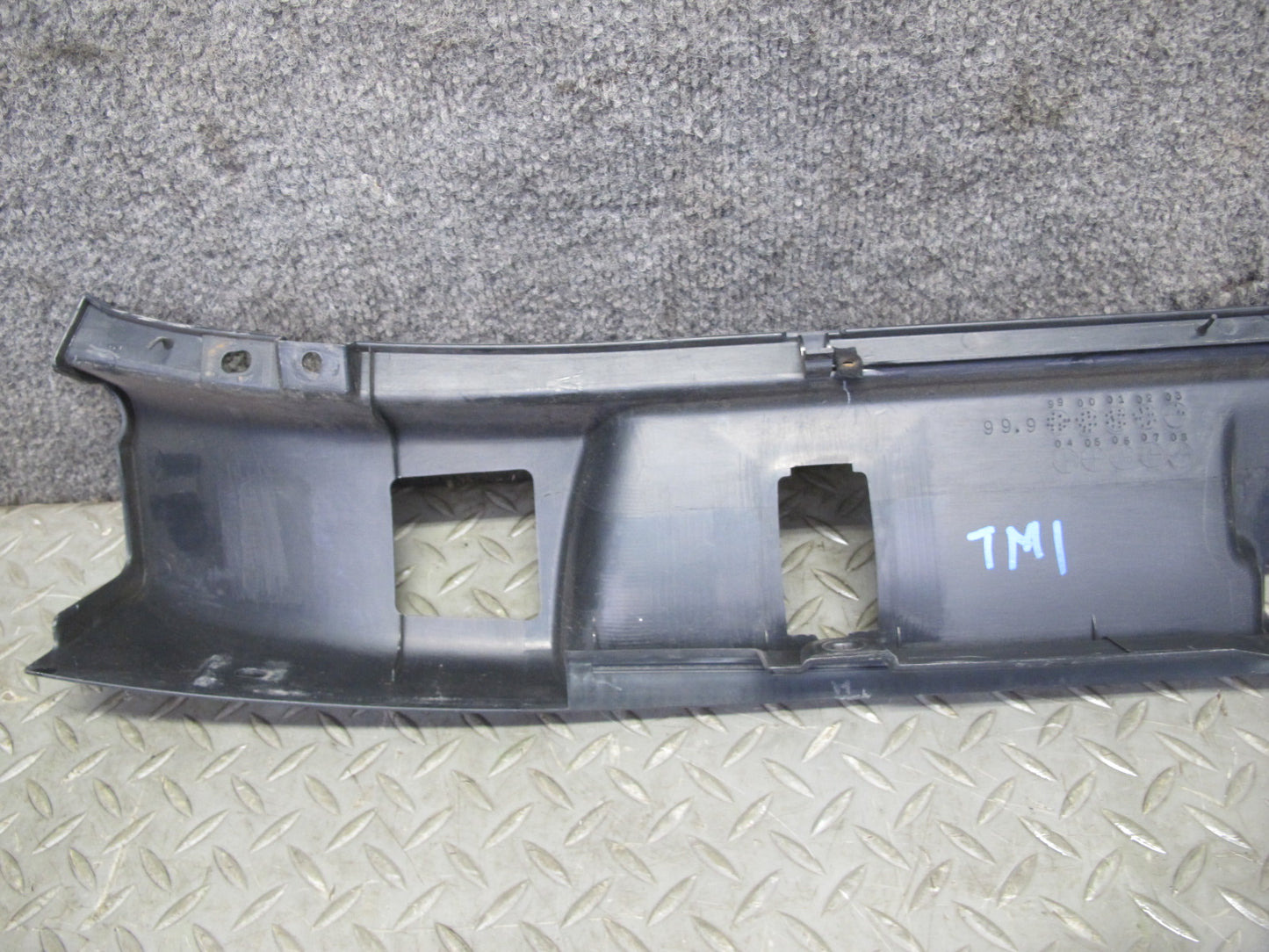 00-05 Toyota MR2 Spyder ZZW30L Rear Trunk Sill Trim Panel 64712-17040 OEM