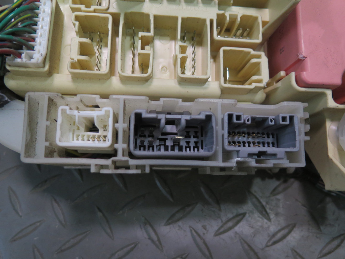 02-05 Lexus IS300 Dash Left Fuse Relay Box w MPX Control Module OEM