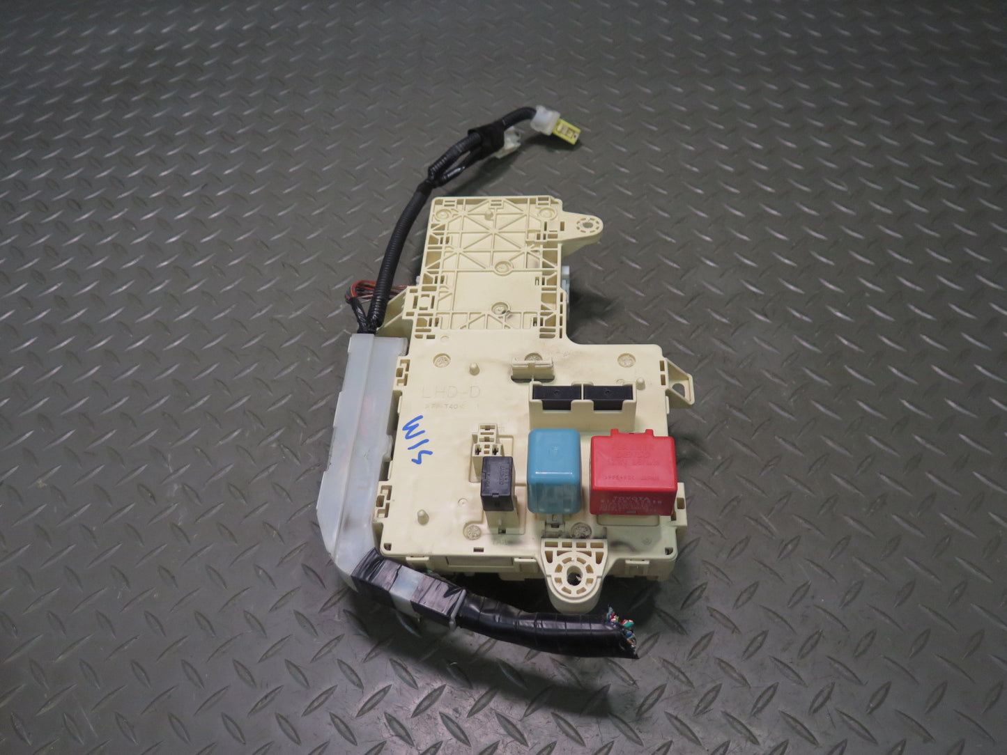 02-05 Lexus IS300 Dash Left Fuse Relay Box w MPX Control Module OEM