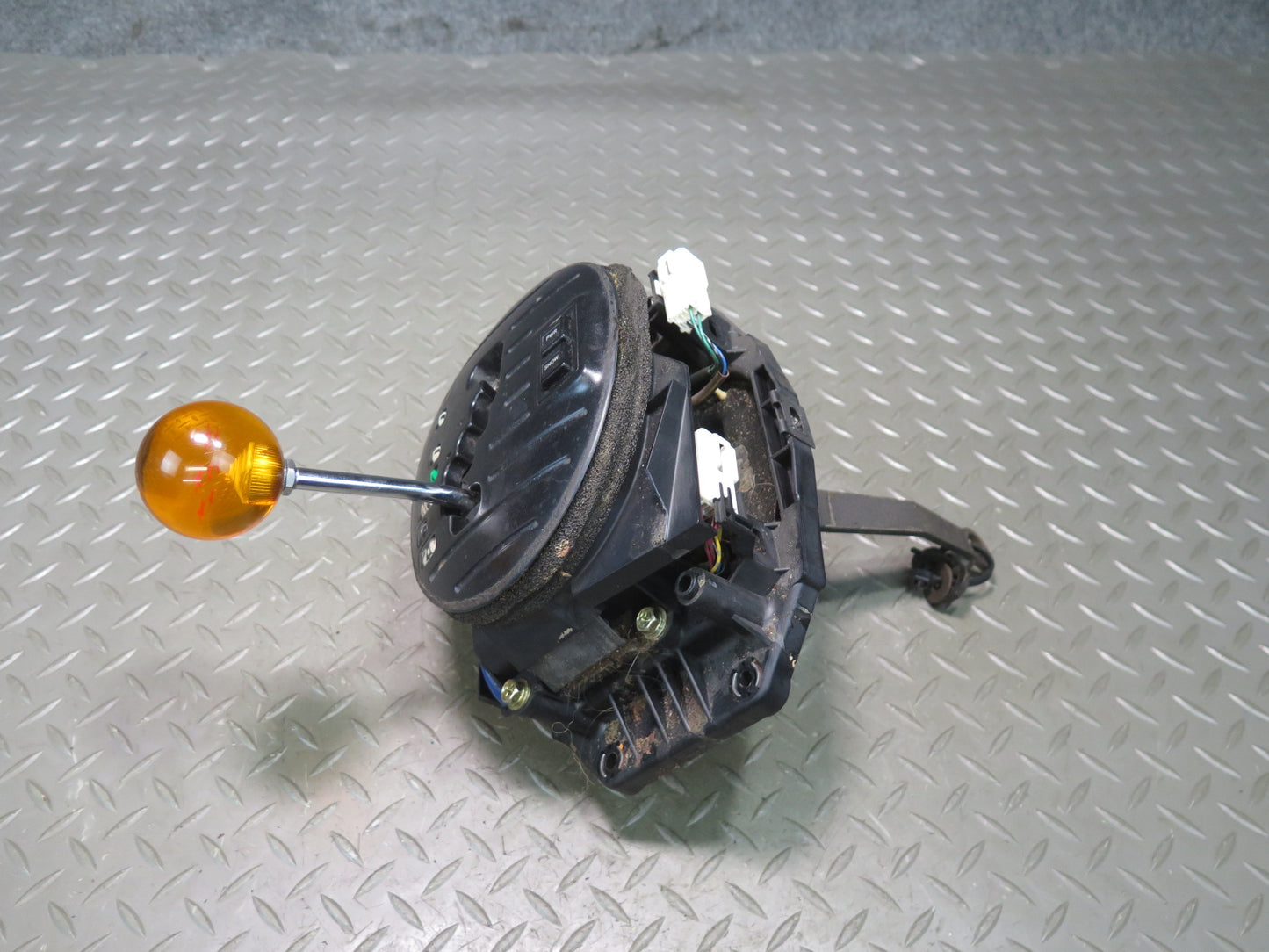 01-05 Lexus JCE10L IS300 A/T Automatic Transmission Gear Shifter w Knob OEM