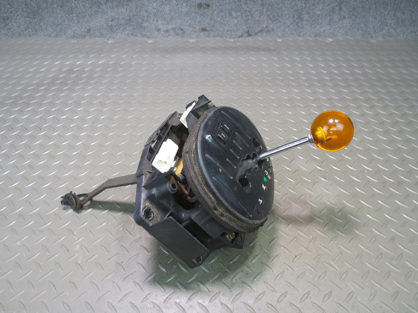 01-05 Lexus JCE10L IS300 A/T Automatic Transmission Gear Shifter w Knob OEM