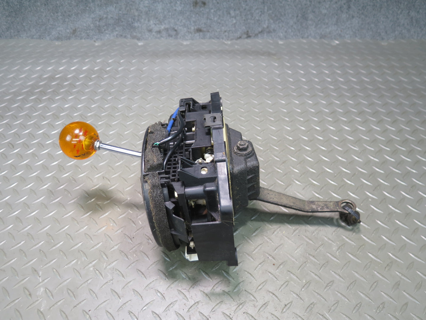 01-05 Lexus JCE10L IS300 A/T Automatic Transmission Gear Shifter w Knob OEM