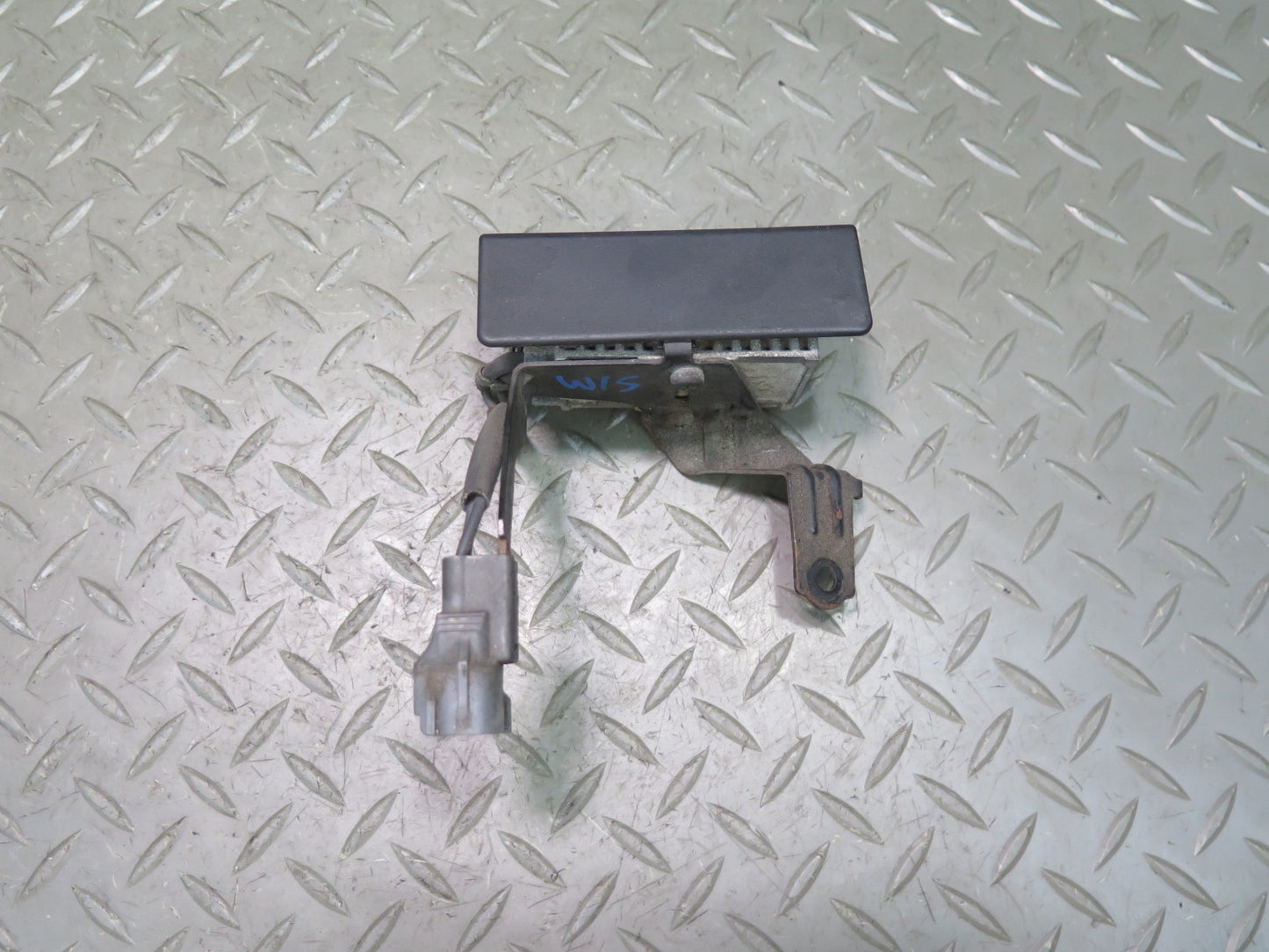 01-05 Lexus JCE10L IS300 Fuel Pump Resistor Module 23080-46090 OEM