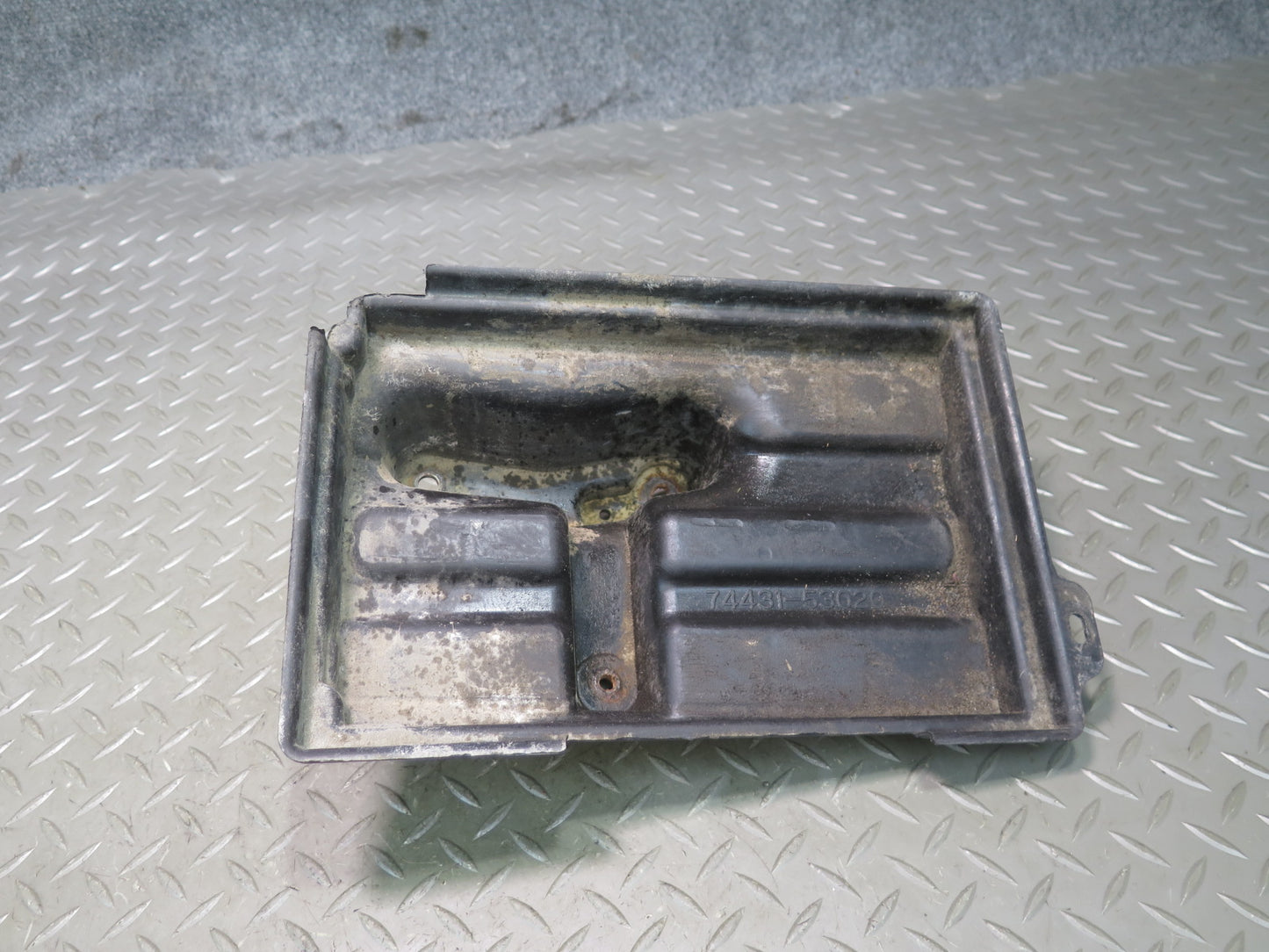 01-05 Lexus JCE10L IS300 Battery Tray Holder Bracket Set OEM
