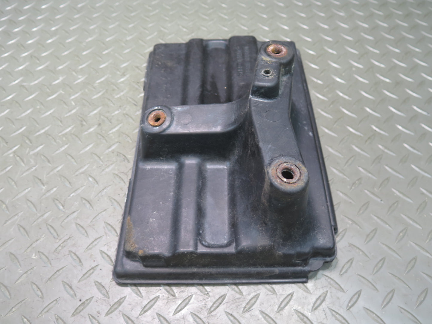 01-05 Lexus JCE10L IS300 Battery Tray Holder Bracket Set OEM