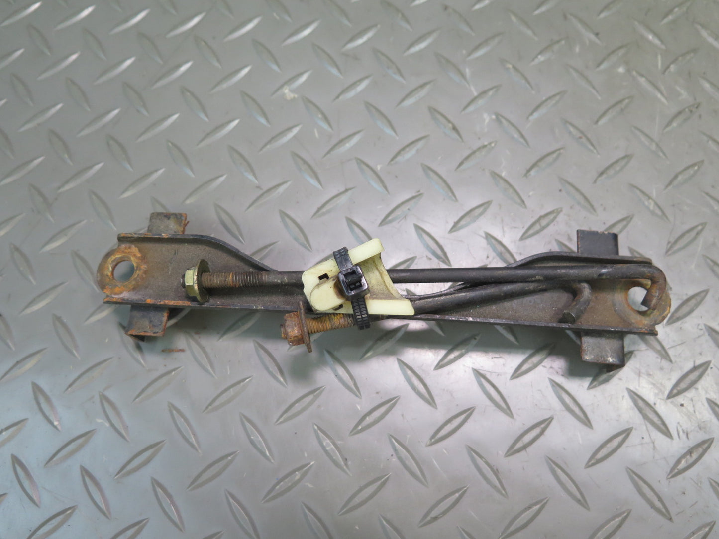 01-05 Lexus JCE10L IS300 Battery Tray Holder Bracket Set OEM