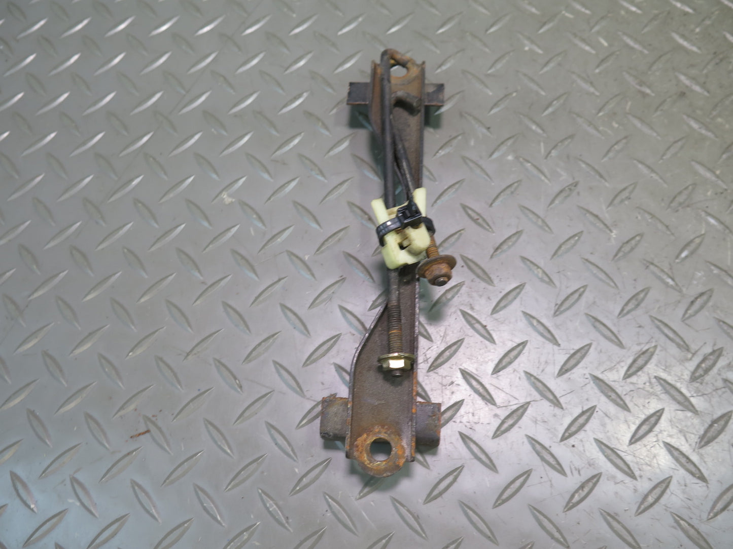 01-05 Lexus JCE10L IS300 Battery Tray Holder Bracket Set OEM
