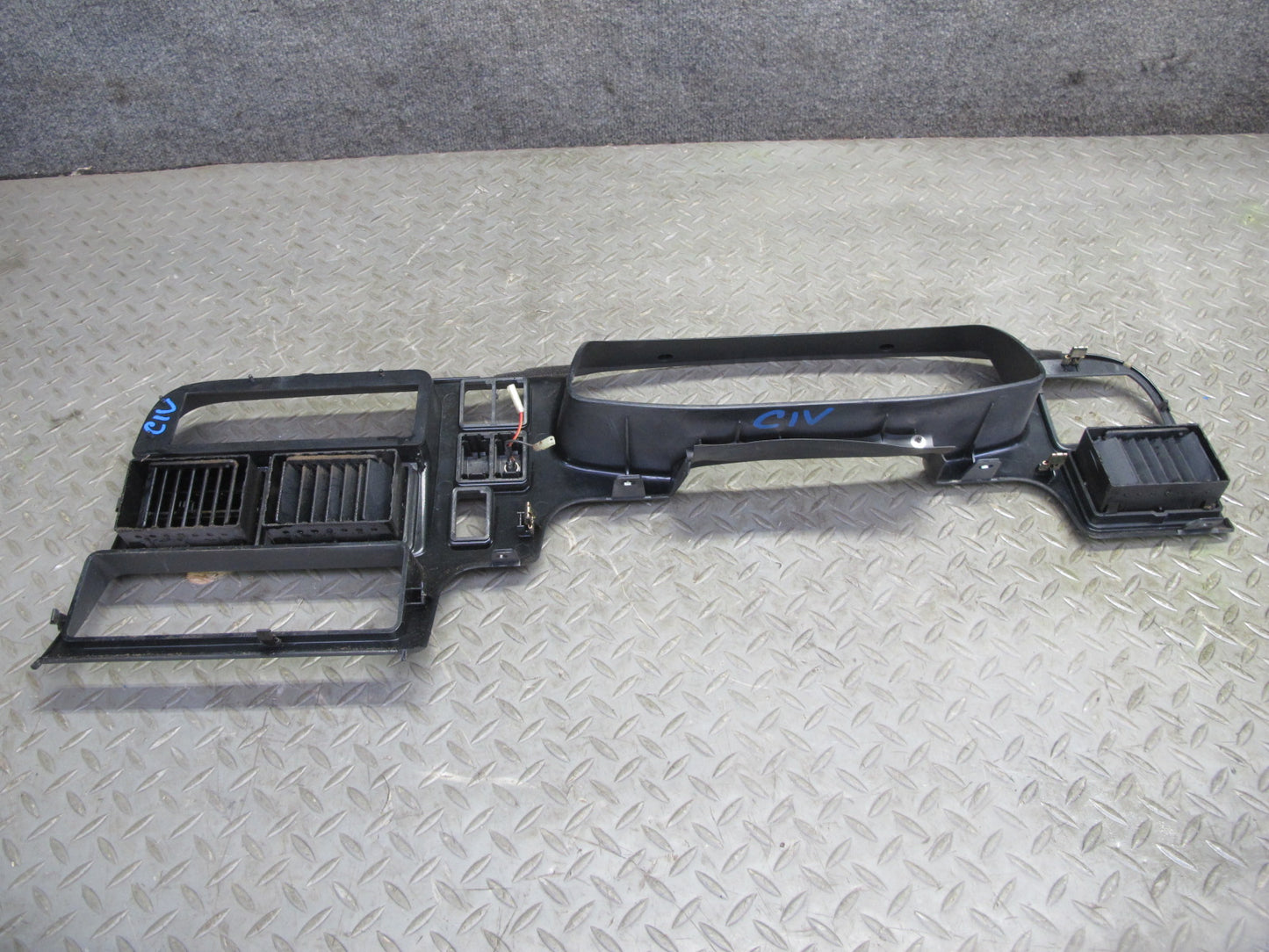 99-01 Isuzu Vehicross Dash Dashboard Cluster Radio Vent Trim Bezel Panel OEM