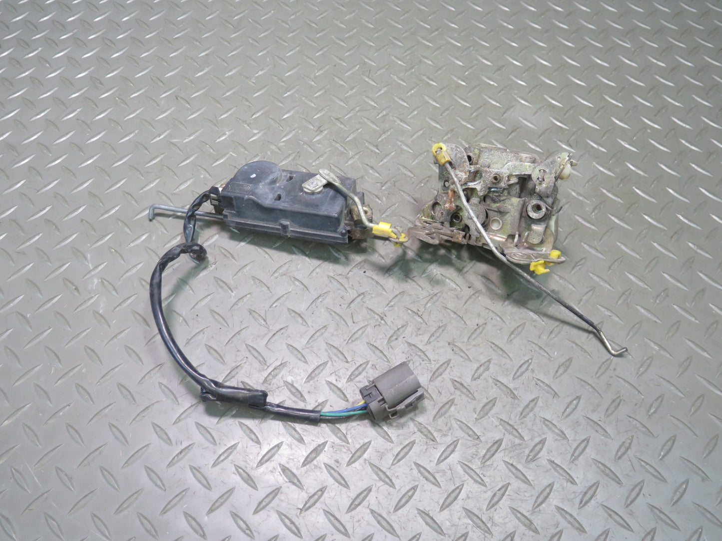 85-86 Nissan Z31 300ZX 2+0 Right Passenger Door Lock Latch Actuator OEM