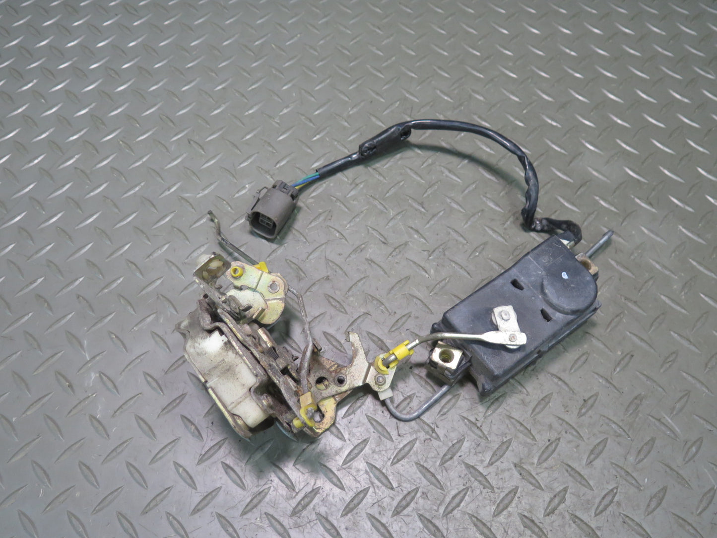 85-86 Nissan Z31 300ZX 2+0 Right Passenger Door Lock Latch Actuator OEM