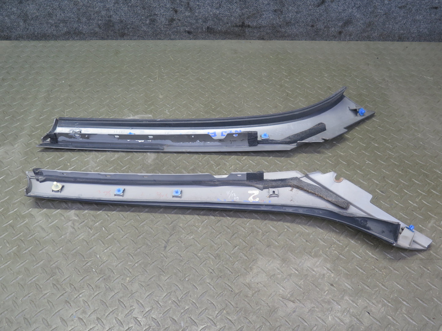 10-19 Nissan 370Z Z34 Convertible Set of 2 Front Exterior A Pillar Molding OEM